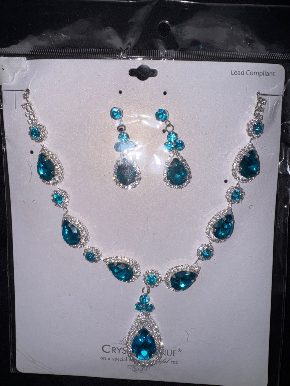 Teardrop Necklace & Earring Set in Teal Blue